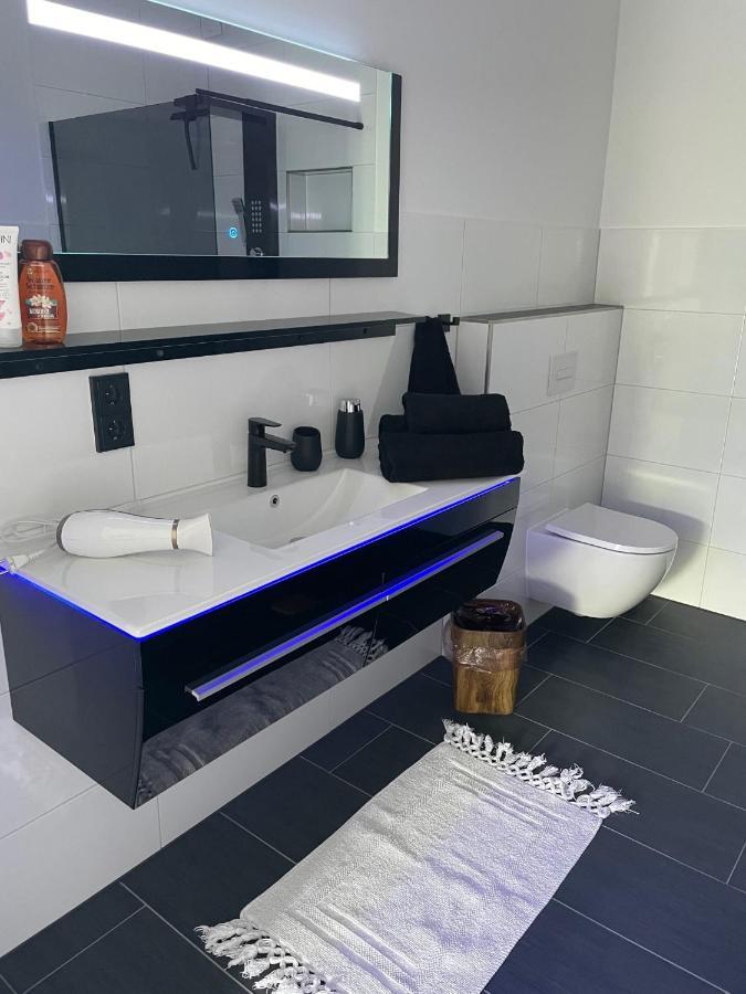 Apartments Saaldorf-Ferienhaus Mit 6 Apartments 45Qm-120Qm Direkt Am Thueringer Meer-Bleilochtalsperre Bad Lobenstein Esterno foto